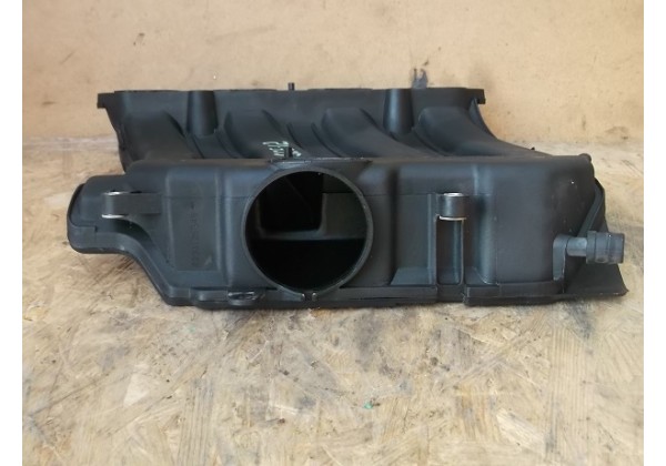 колектор впускний Renault 1.8, 2.0 16 V, 8200125684